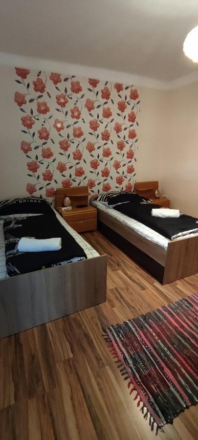 Orsi Apartman / Vendeghaz Кечкемет Экстерьер фото