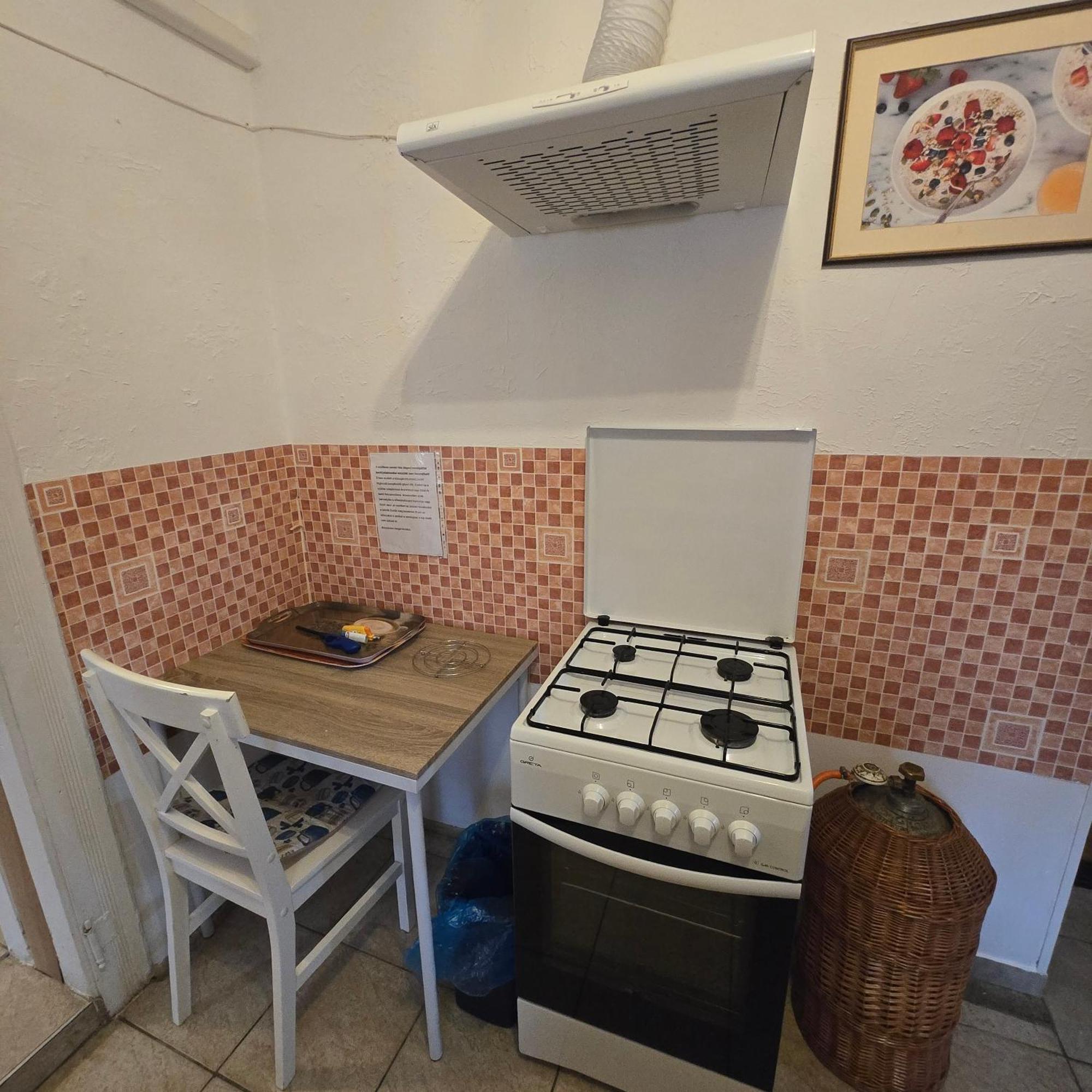 Orsi Apartman / Vendeghaz Кечкемет Экстерьер фото