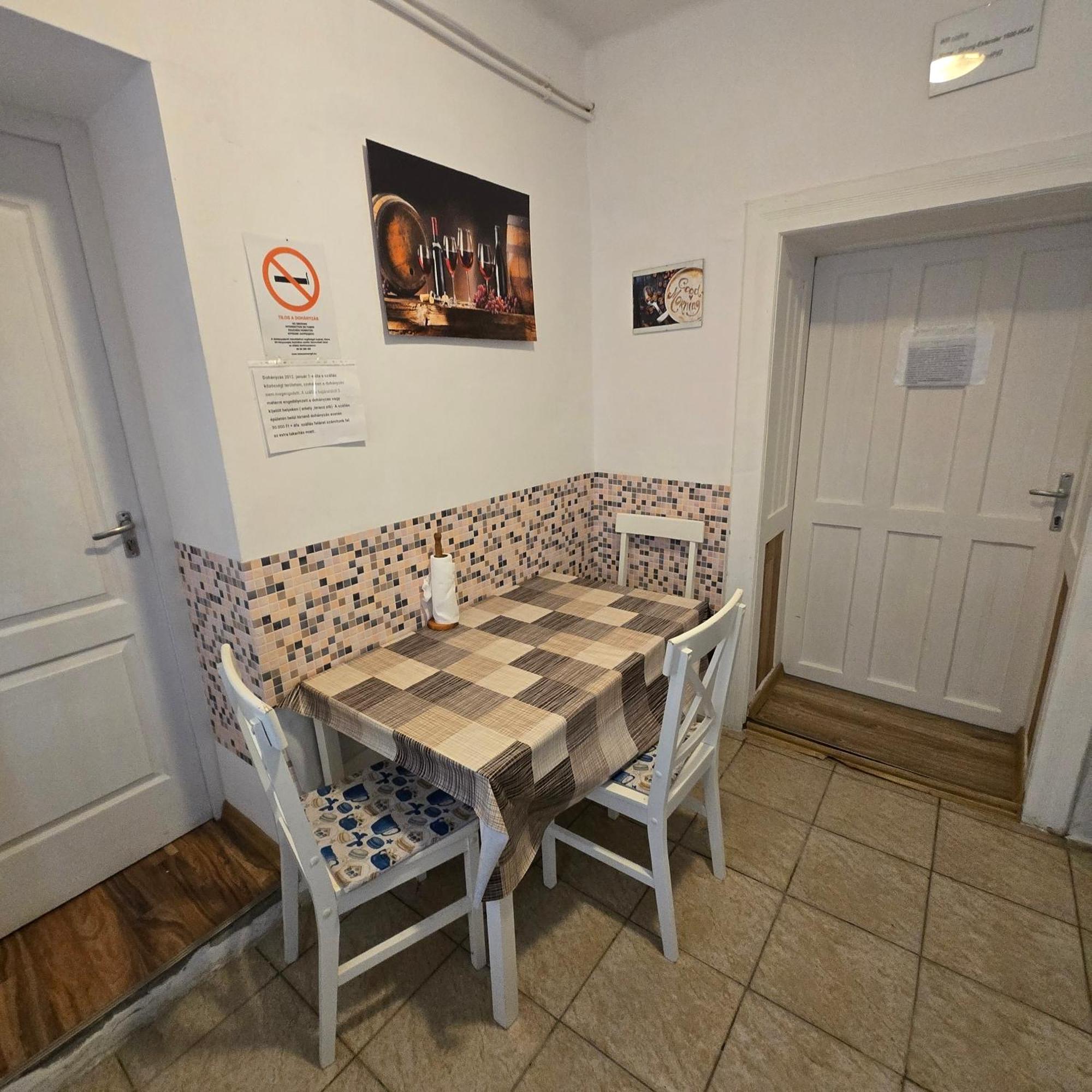 Orsi Apartman / Vendeghaz Кечкемет Экстерьер фото