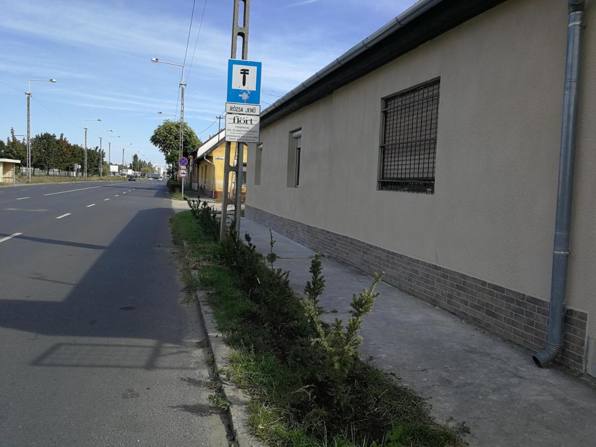 Orsi Apartman / Vendeghaz Кечкемет Экстерьер фото